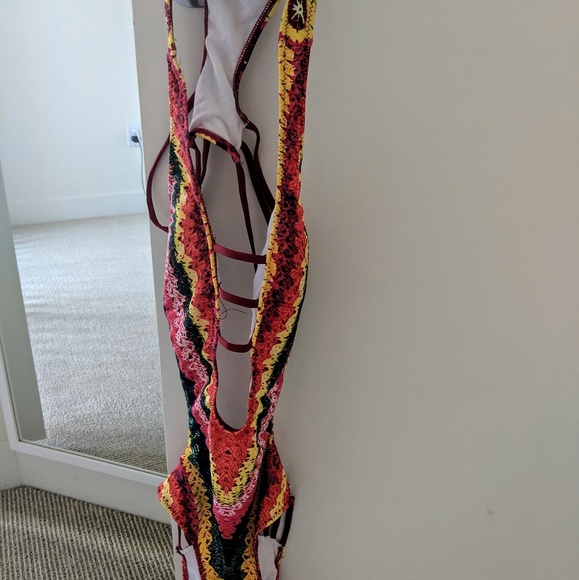 Sexy One Piece Bikini - Picture 7 of 7